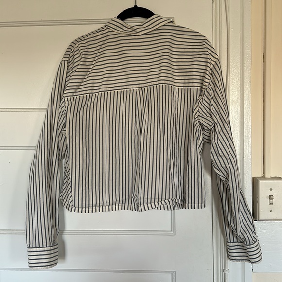 SOLD Everlane The Way-Short Shirt size M - Picture 6 of 6